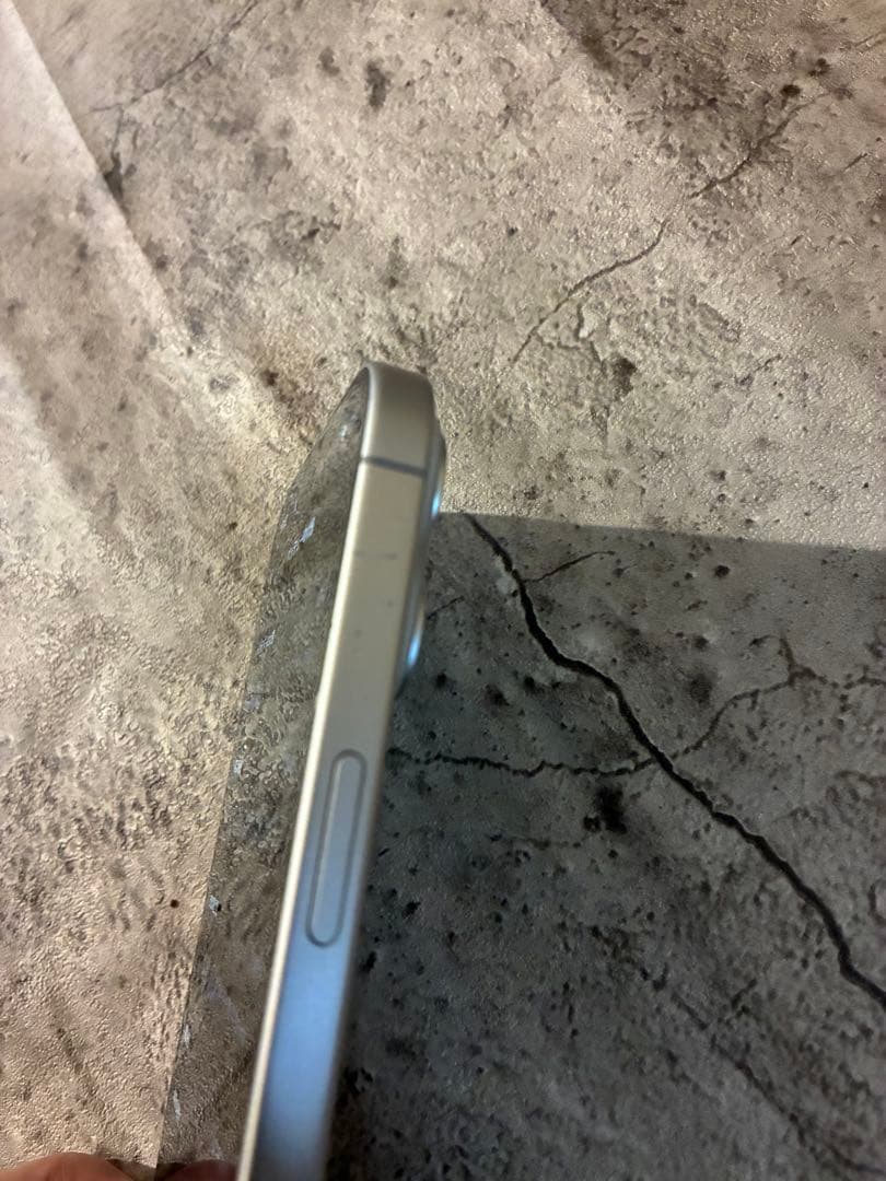 Apple iPhone 16 本体　256 美品　スマートフォン本体