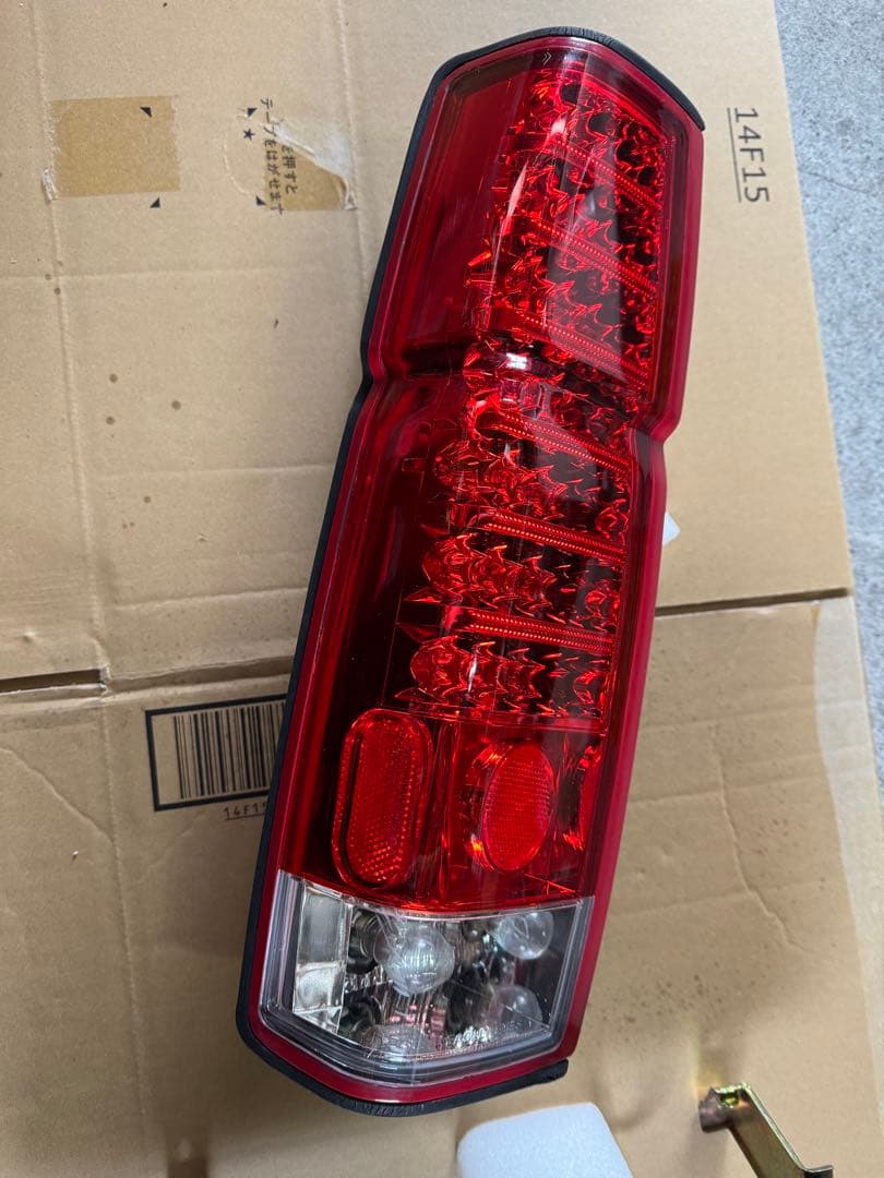 D21ダットサントラック LEDテールランプ