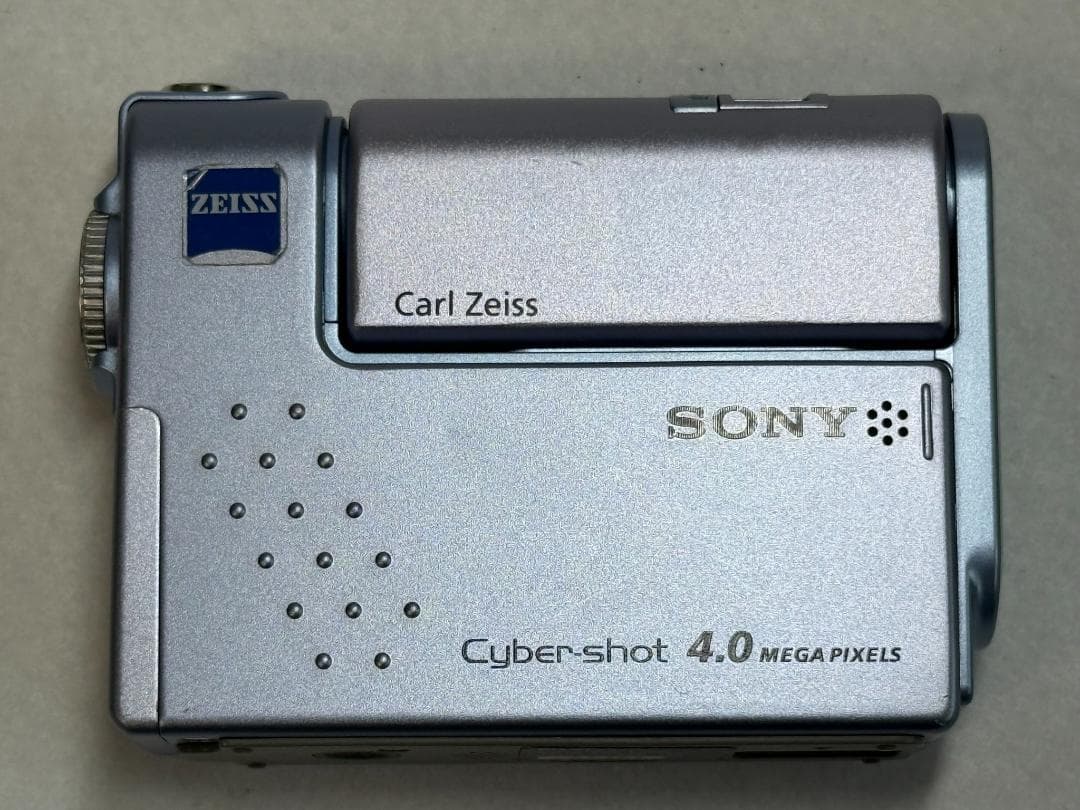 デジタルカメラ Sony Cyber-shot 4.0 Mega Pixels