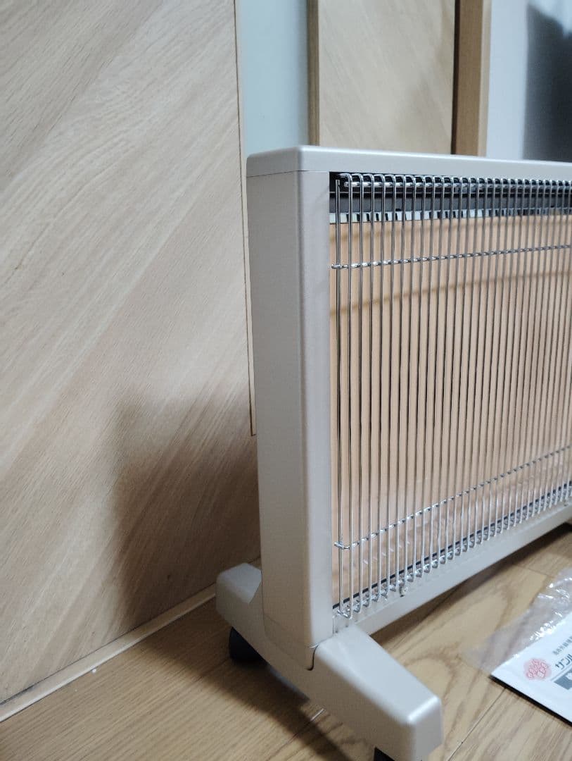 【極美品】サンルミエ キュート 遠赤外線ヒーター E800LS 動作良好✨️