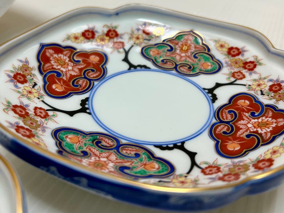 有田焼　其泉窯　四方木甲桜花文 銘々皿　5枚　金彩　盛皿　染錦桜花紋