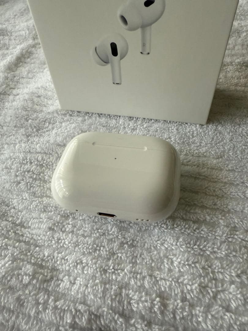 美品　AirPods Pro 第2世代 Lightning