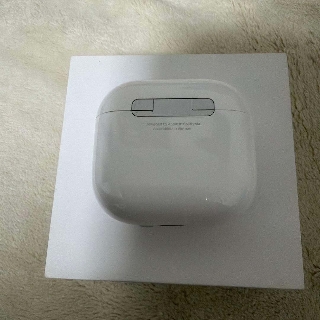 AirPods 4イヤホン