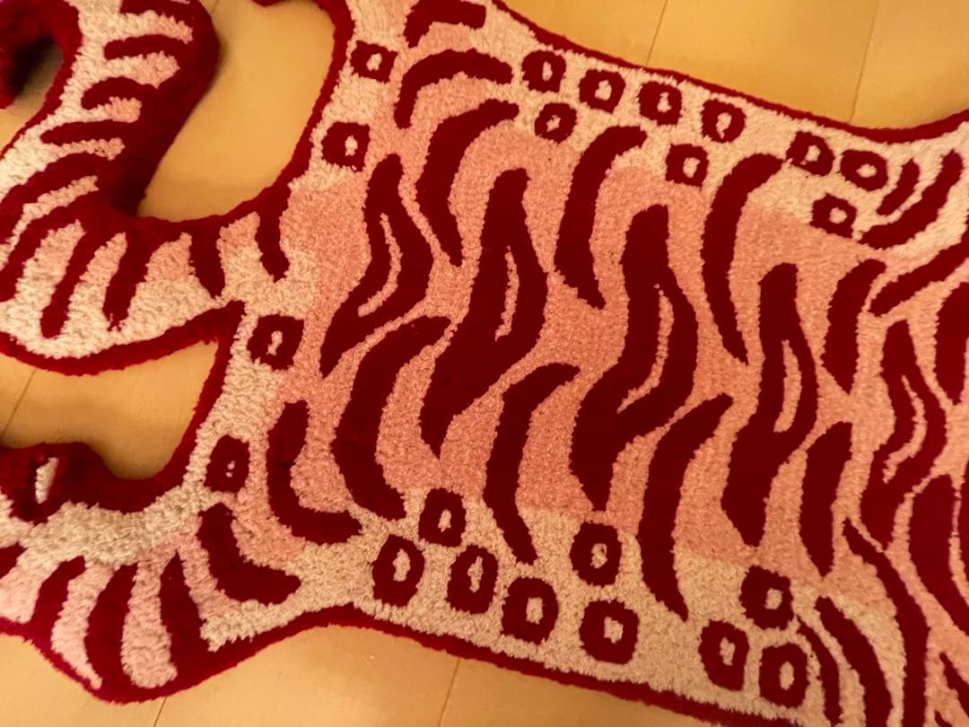 チベタン タイガー ラグ 60㎝×90㎝ 赤 ピンク 希少