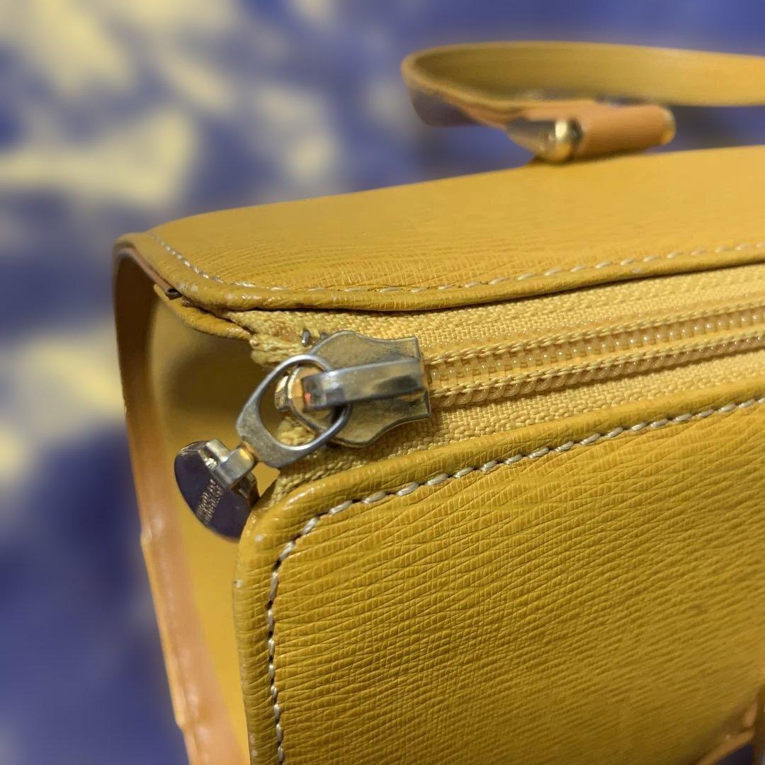 Burberryバーバリー/ノバチェック本革ドラムバッグ/ハンドバッグ/イエロー