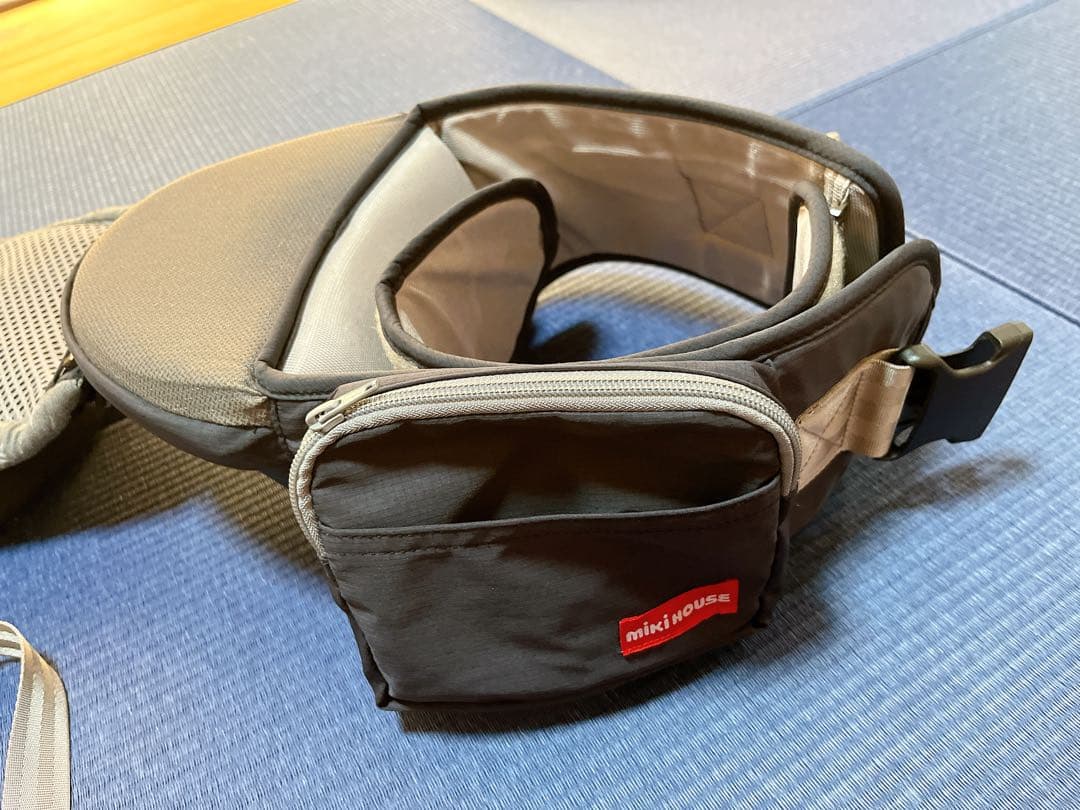 【美品】ミキハウス×ポグネー ベビーキャリア 抱っこひも 星柄ブラック