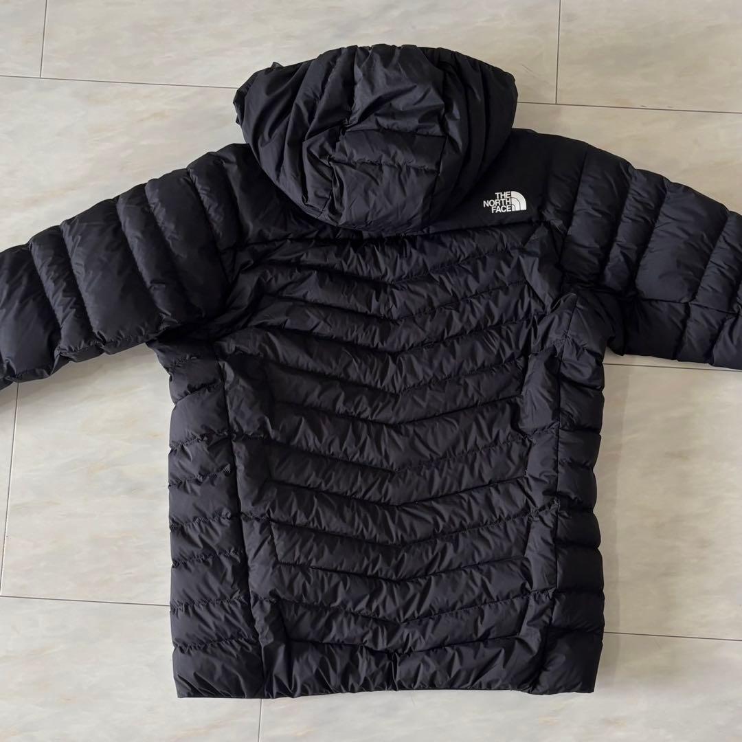 THE NORTH FACE フード付きダウンジャケット ブラック　軽量ダウン