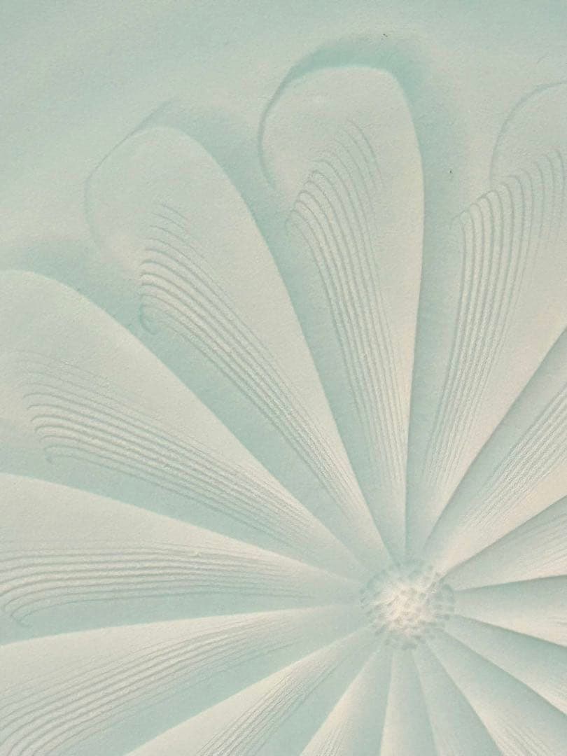 塚本快示　青白磁　菊彫高台皿　人間国宝　大皿　陶器　美術　芸術　直径39センチ