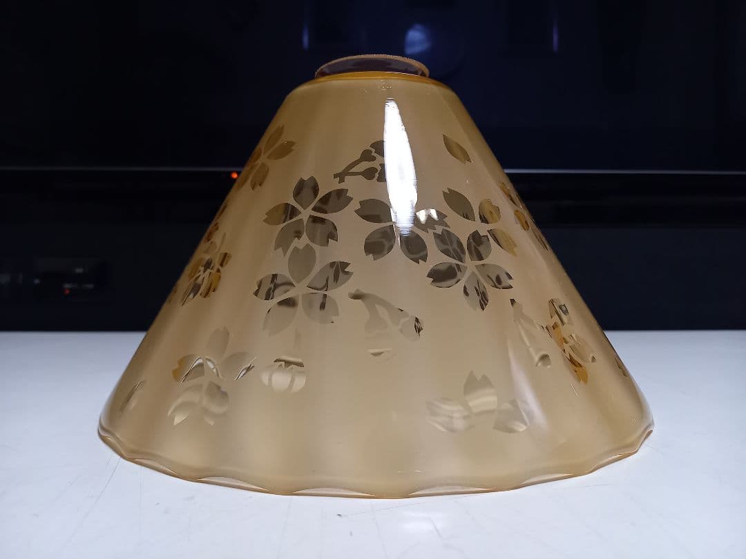 和　モダン　桜　サクラ　和柄　磨り硝子　ブラウン　フリル　シェード　ランプ