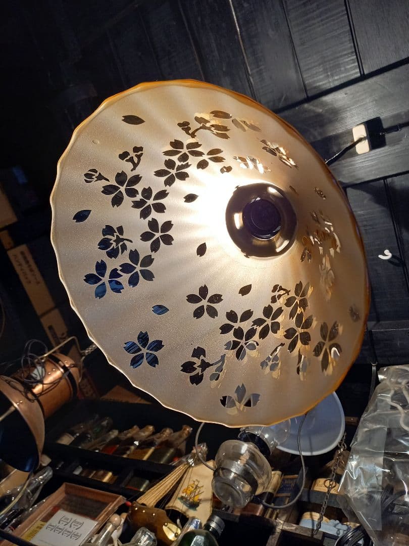 和　モダン　桜　サクラ　和柄　磨り硝子　ブラウン　フリル　シェード　ランプ