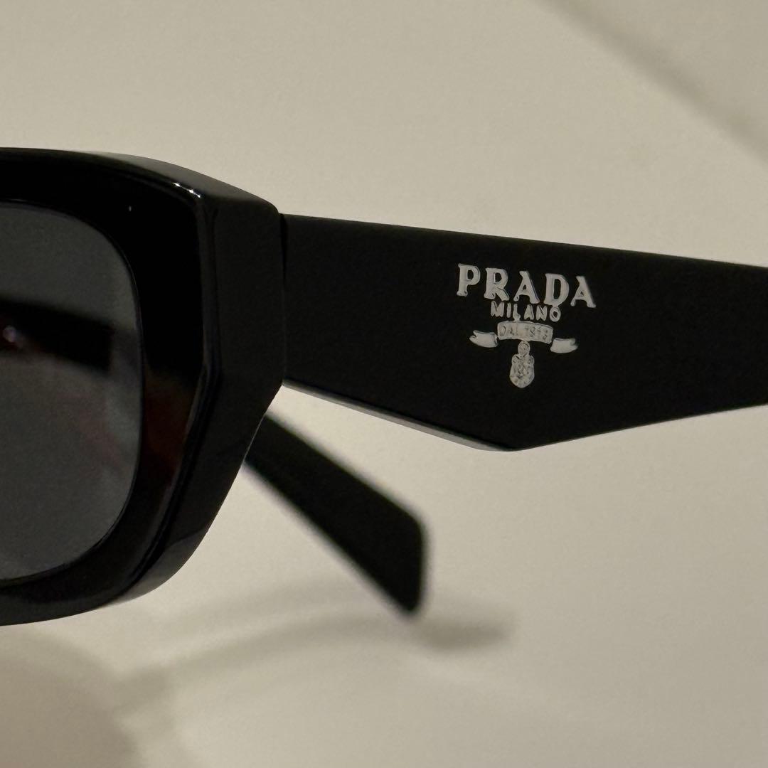 【大幅値下げ】PRADA ブラック スクエア サングラス　付属品完備