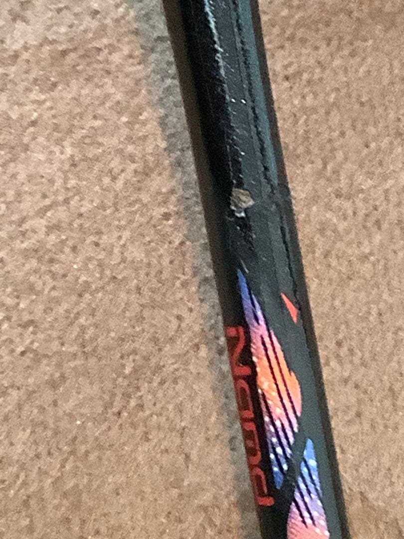 美品！廃盤品！ヨネックス　アストロクス77 プロ 4UG5 ガット付