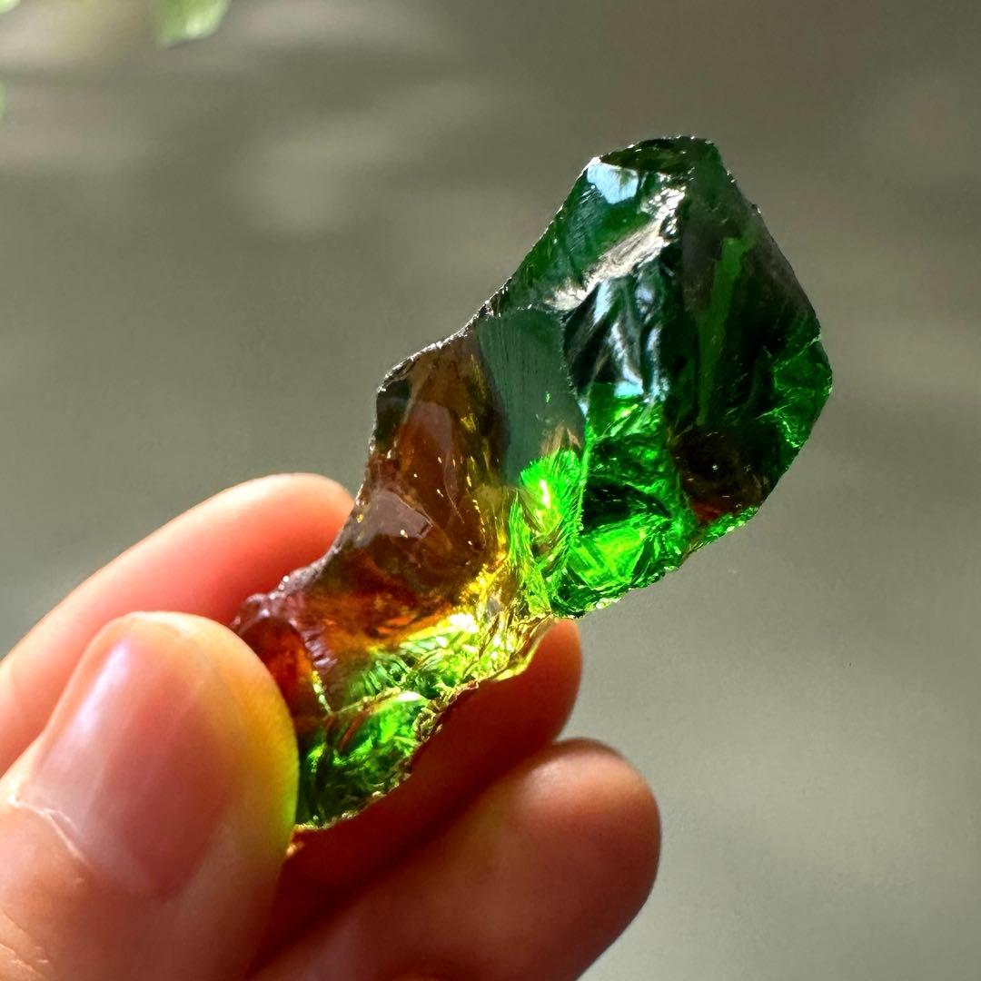 アンダラクリスタル　シエラネバダ　20.0g 南国　エメラルド　マルチカラー　金