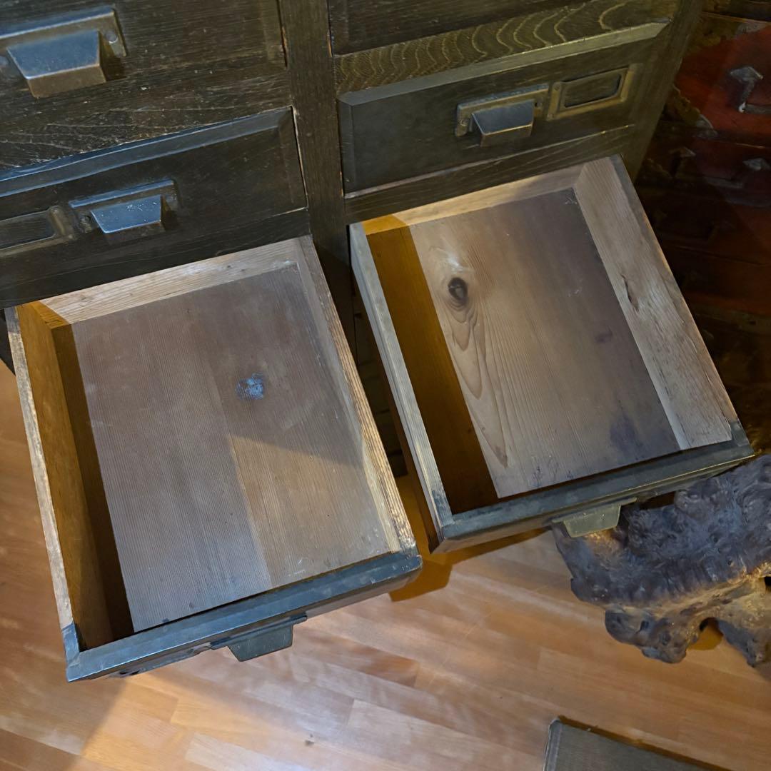 木製キャビネット　12杯　収納棚　大きめ　ビンテージ