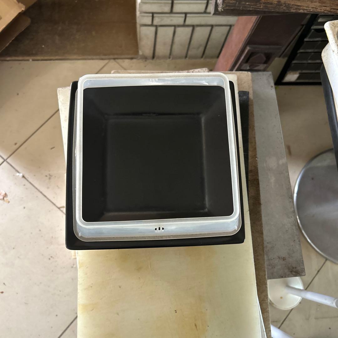 ブラック23㎝四角プレート専用セルクル付　18セット大人数も安心、対応できます。