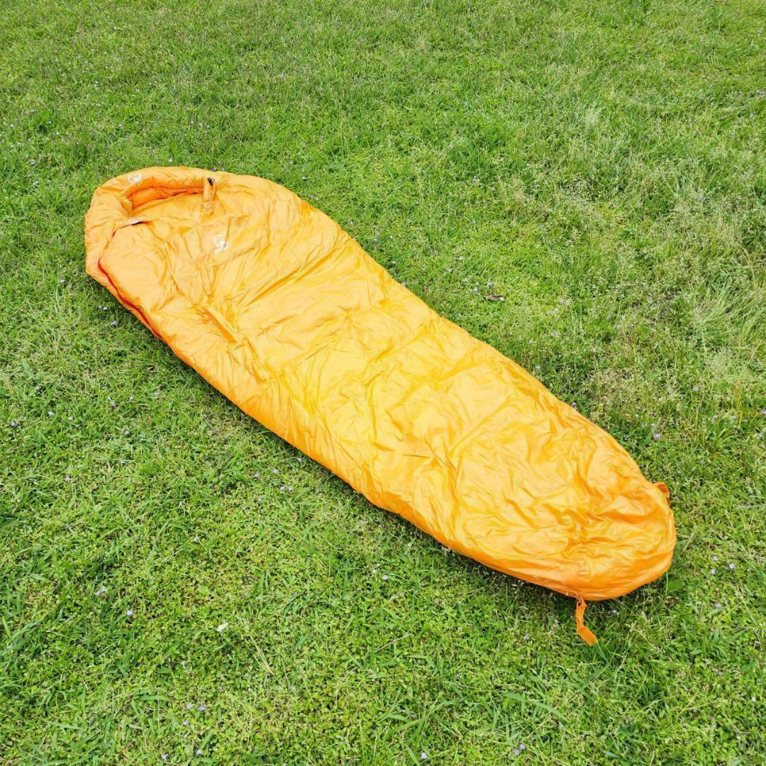 ✨後悔しない寝袋選び✨アウトドア　マミー型　ダウンシュラフ オレンジ 1000g