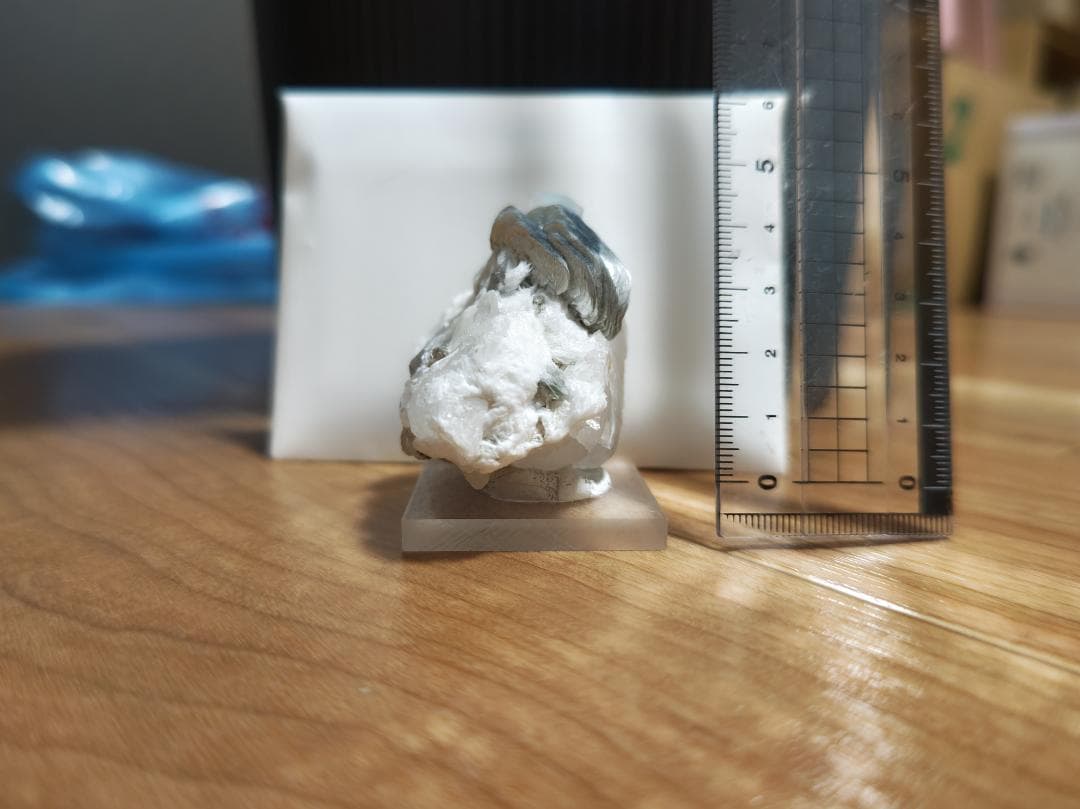 鉱物標本　雲母・アクアマリン・ゴシェナイトの結晶