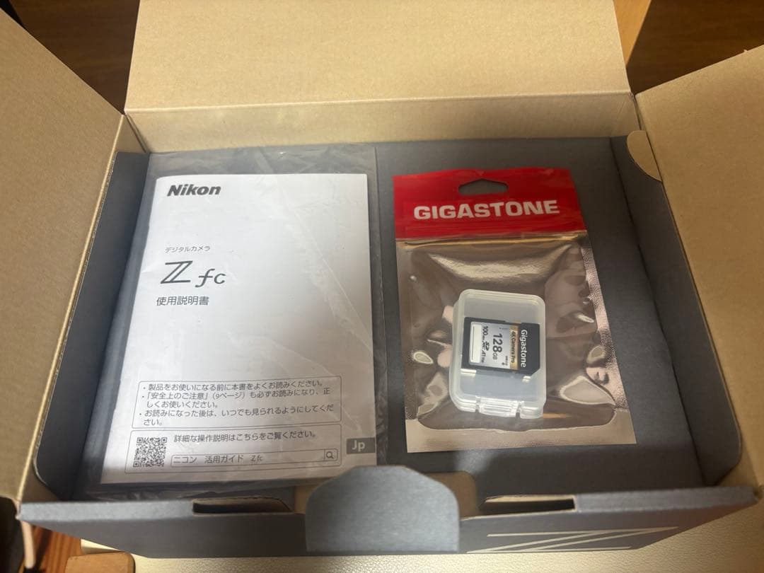 Nikon Z fc シルバー/ブラック　美品