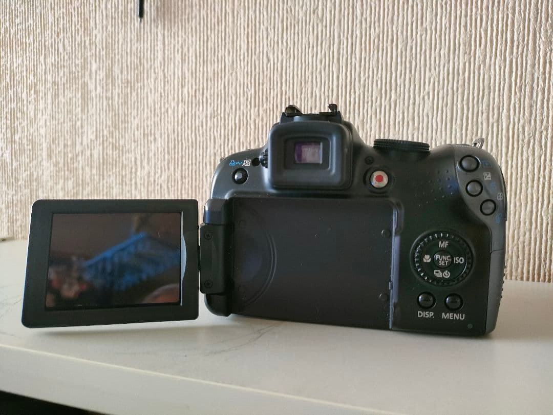 Canon PowerShot SX10 IS 本体