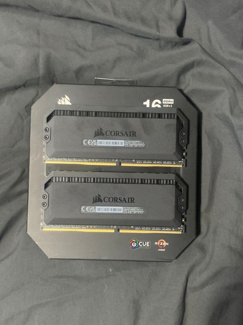 メモリー corsair dominator platinum ddr4 16gb