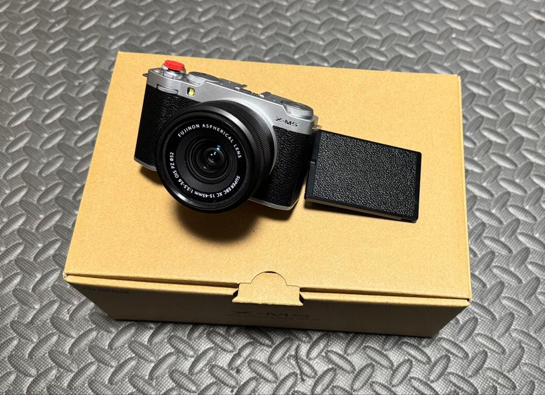 FUJIFILM X-M5レンズキットXC 15-45mm レンズ他付属品色々有