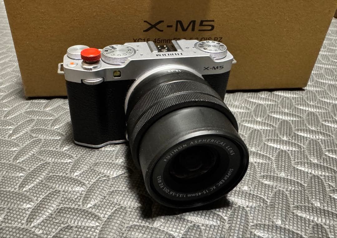 FUJIFILM X-M5レンズキットXC 15-45mm レンズ他付属品色々有