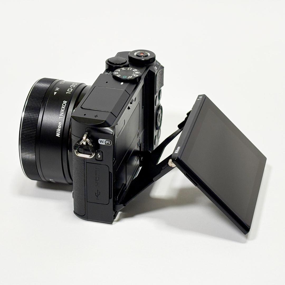 【美品】Nikon Nikon1 J5 ダブルレンズキット ブラック