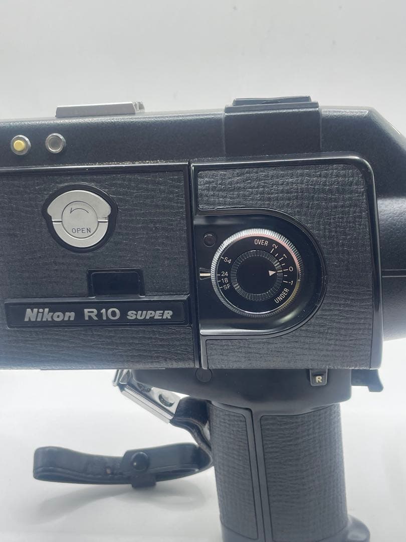 B　Nikon R10 Super ビデオカメラ本体 ケースとフィルム付