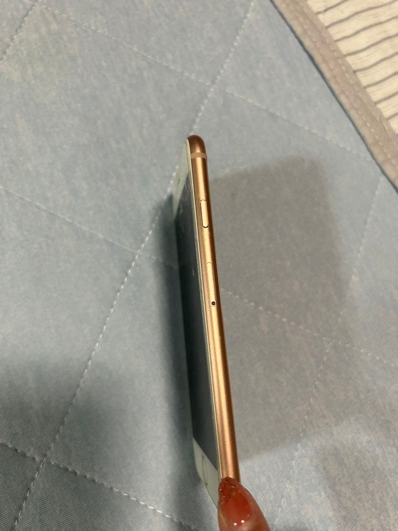 割れ有iPhone 8 ゴールド 極美品