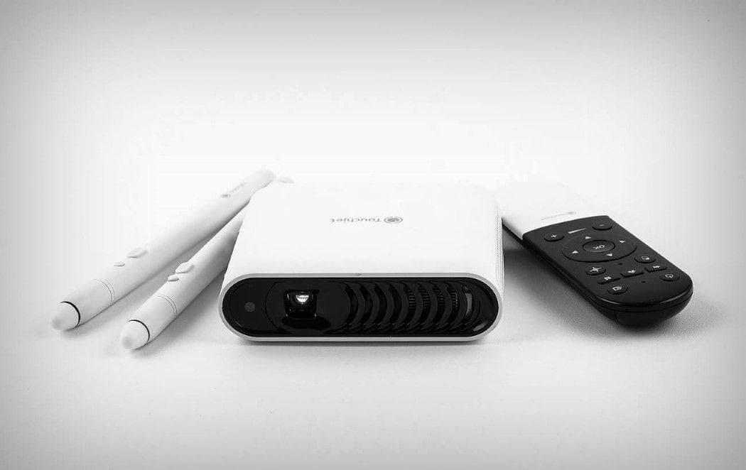 【タッチ操作】スマート　プロジェクター Touchjet Pond　映画　ゲーム