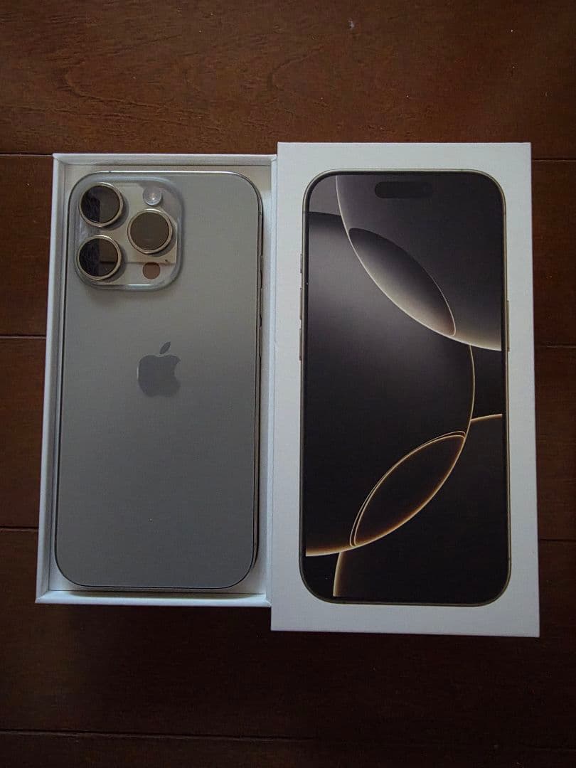 新品‼️ iPhone 16 Pro 256gbナチュラルチタニウム