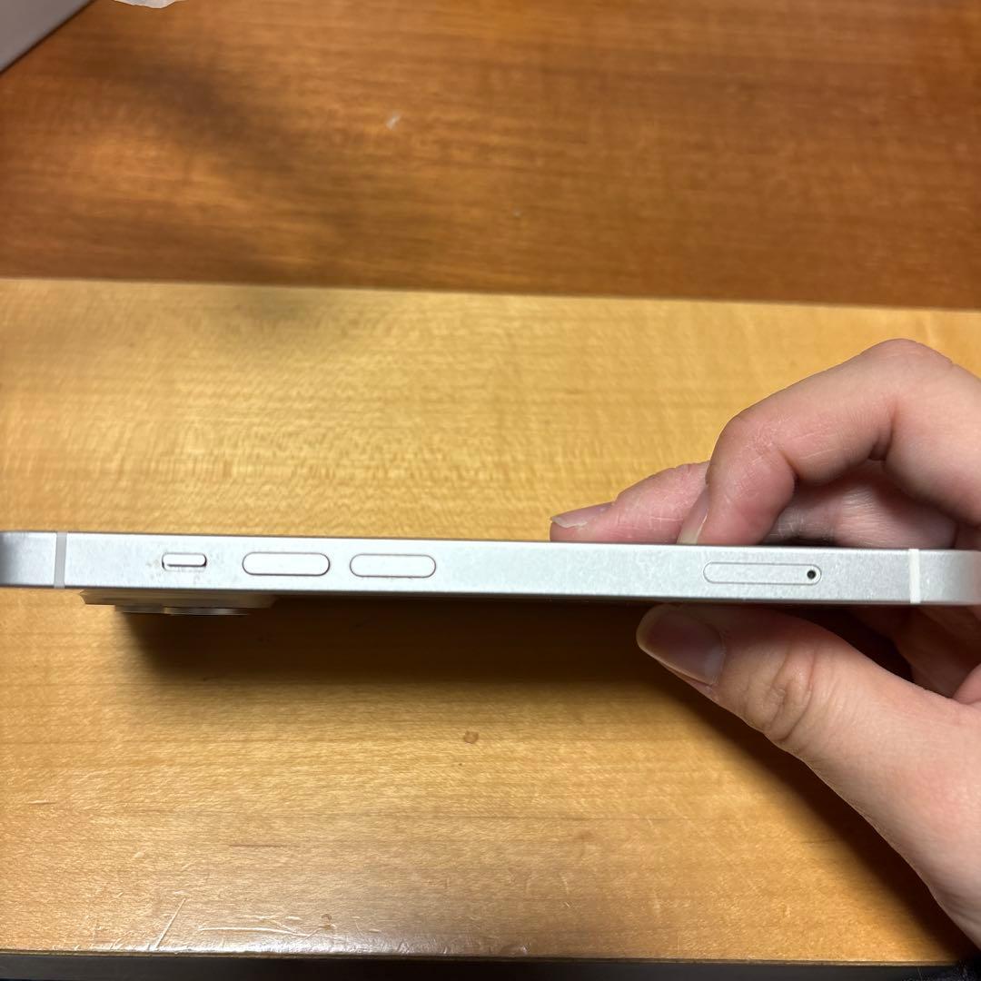 Apple iPhone 14 ホワイト本体