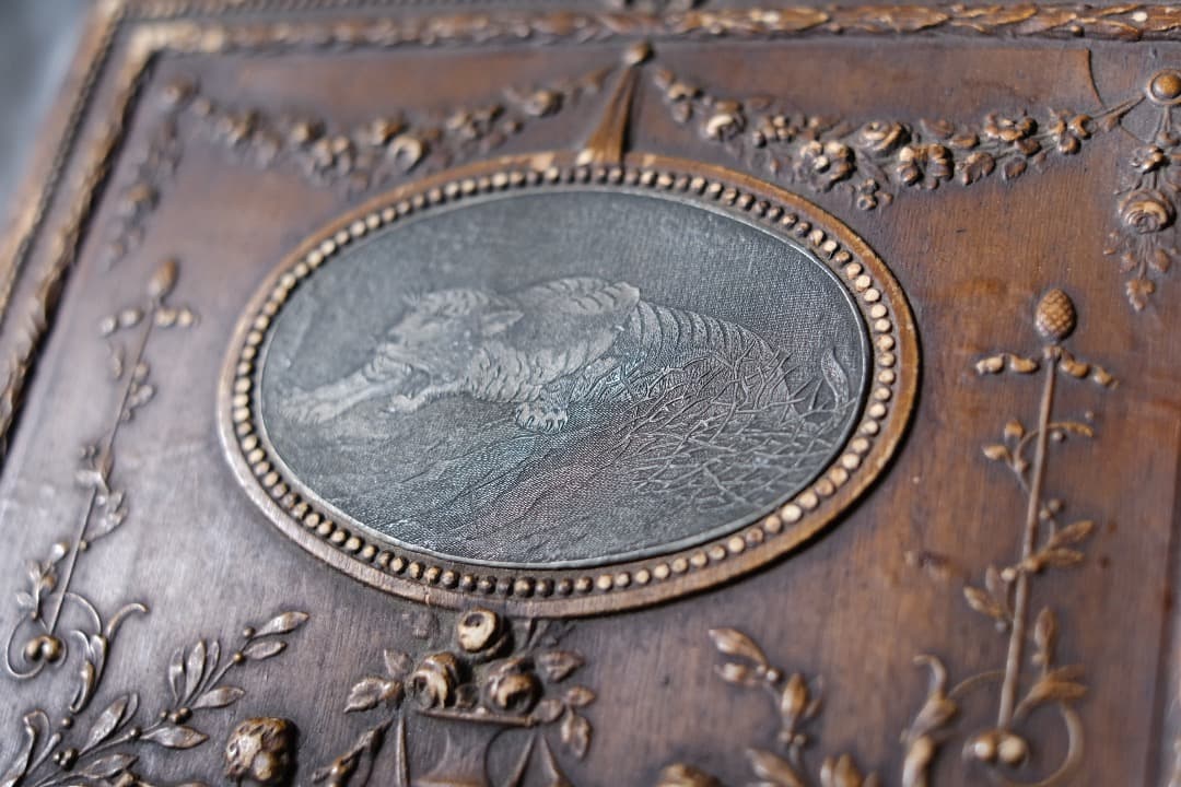 フランスアンティーク｜ネオ・ルネサンス様式の木箱