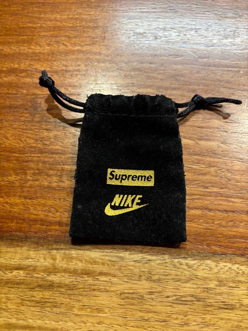 NIKE×supremeコラボ　GOLDピアス14K