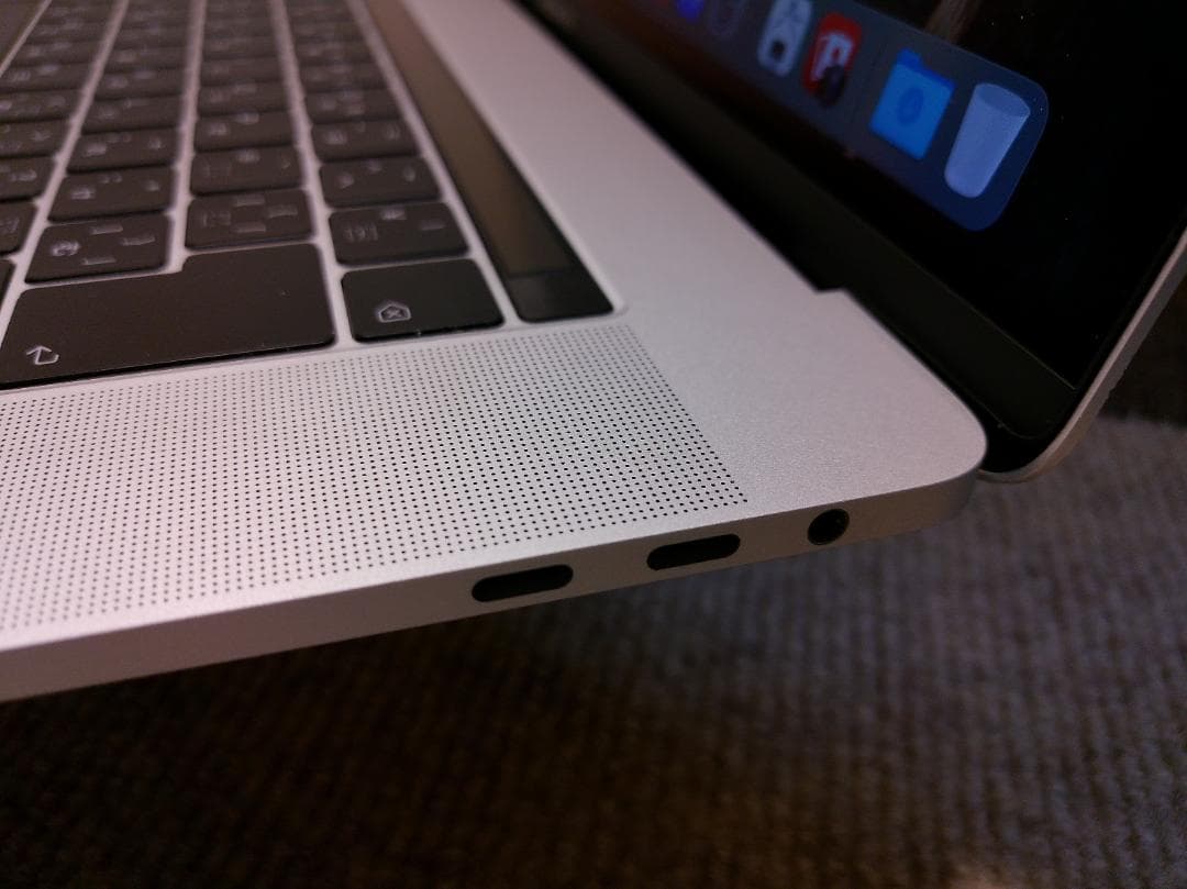 MIEMaMa 　MacBook Pro2018 A1990 15㌅