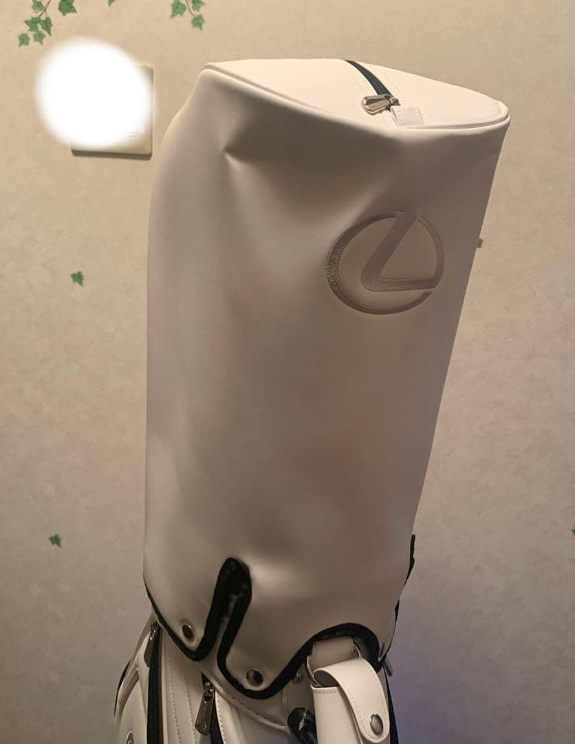 LEXUS ゴルフバッグ　キャディバッグ ホワイト　シルバー　1個