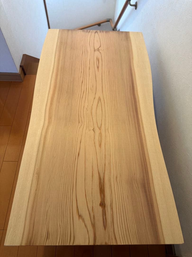 天然杉高級節なし中杢目テーブル　一枚板唯一無二‼️