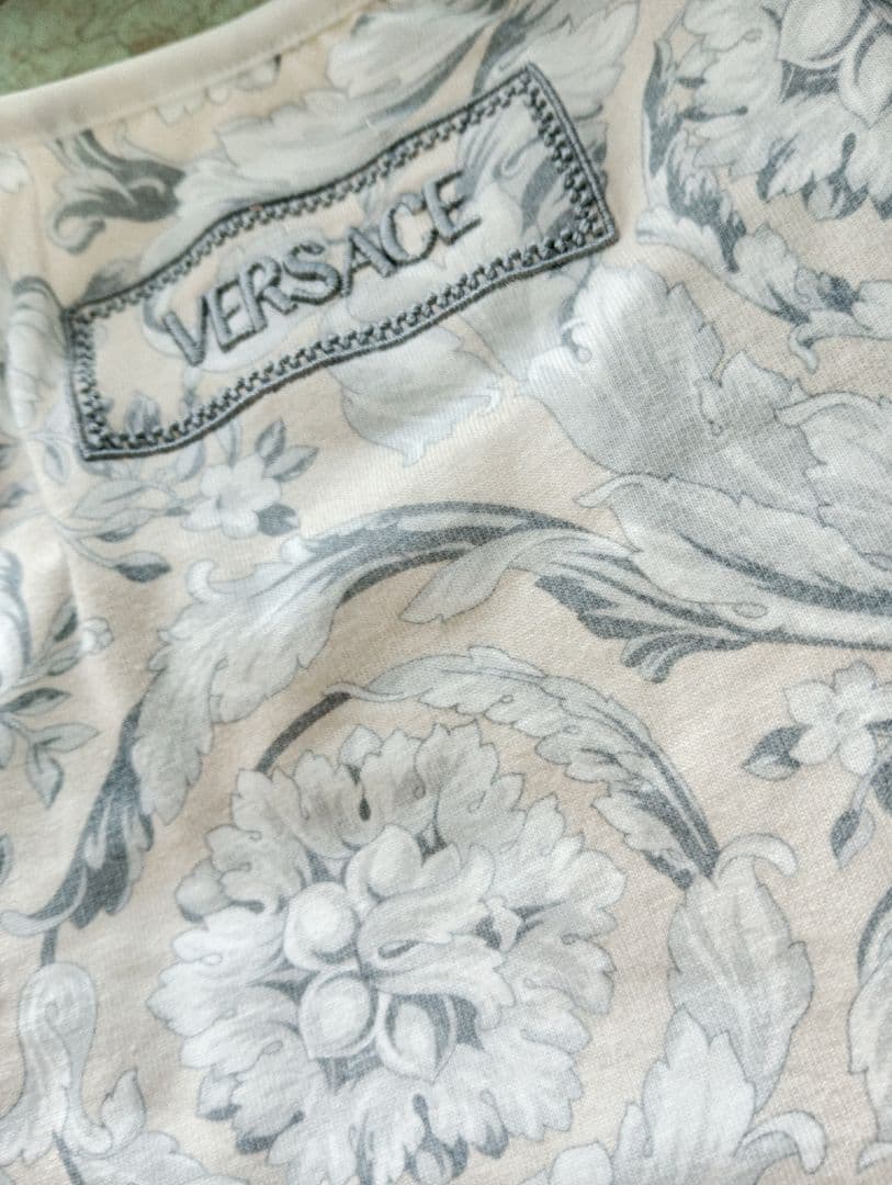 VERSACE 　ヴェルサーチ　花柄 　ペット服　犬服 新品タグ付き　L