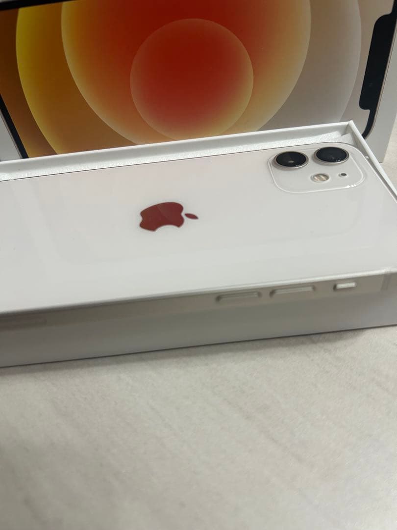 Apple iPhone 12 ホワイト 本体のみ（箱付き）