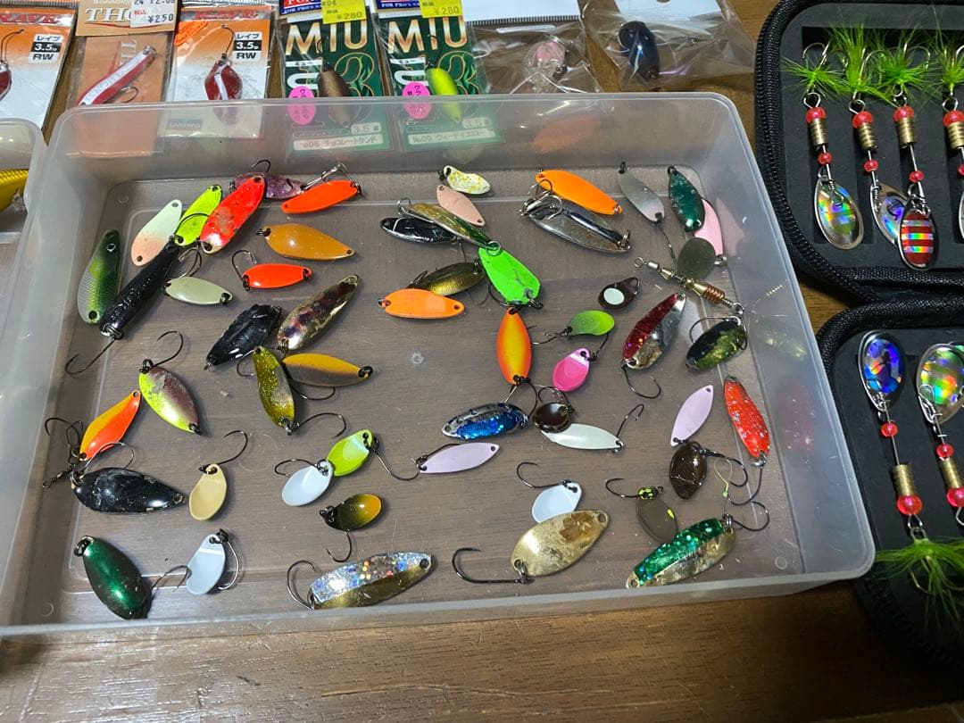 ★管釣引退大量セット！スプーンクランクなど100個以上　ライン、フックも