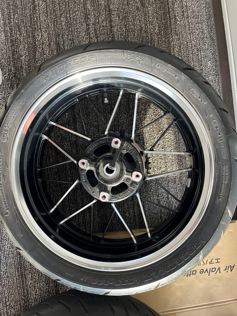 z900rs 純正ホイール