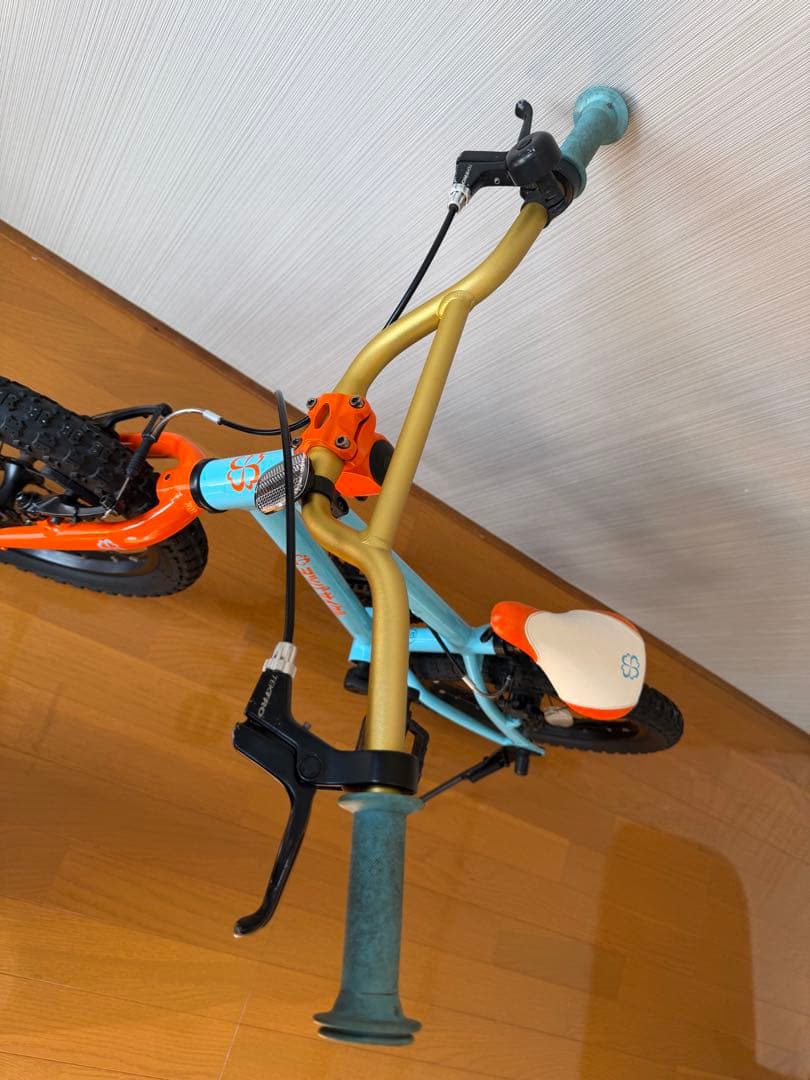 ヨツバサイクル 16インチ ラムネブルー 補助輪付 【神奈川県藤沢市・直接引取】