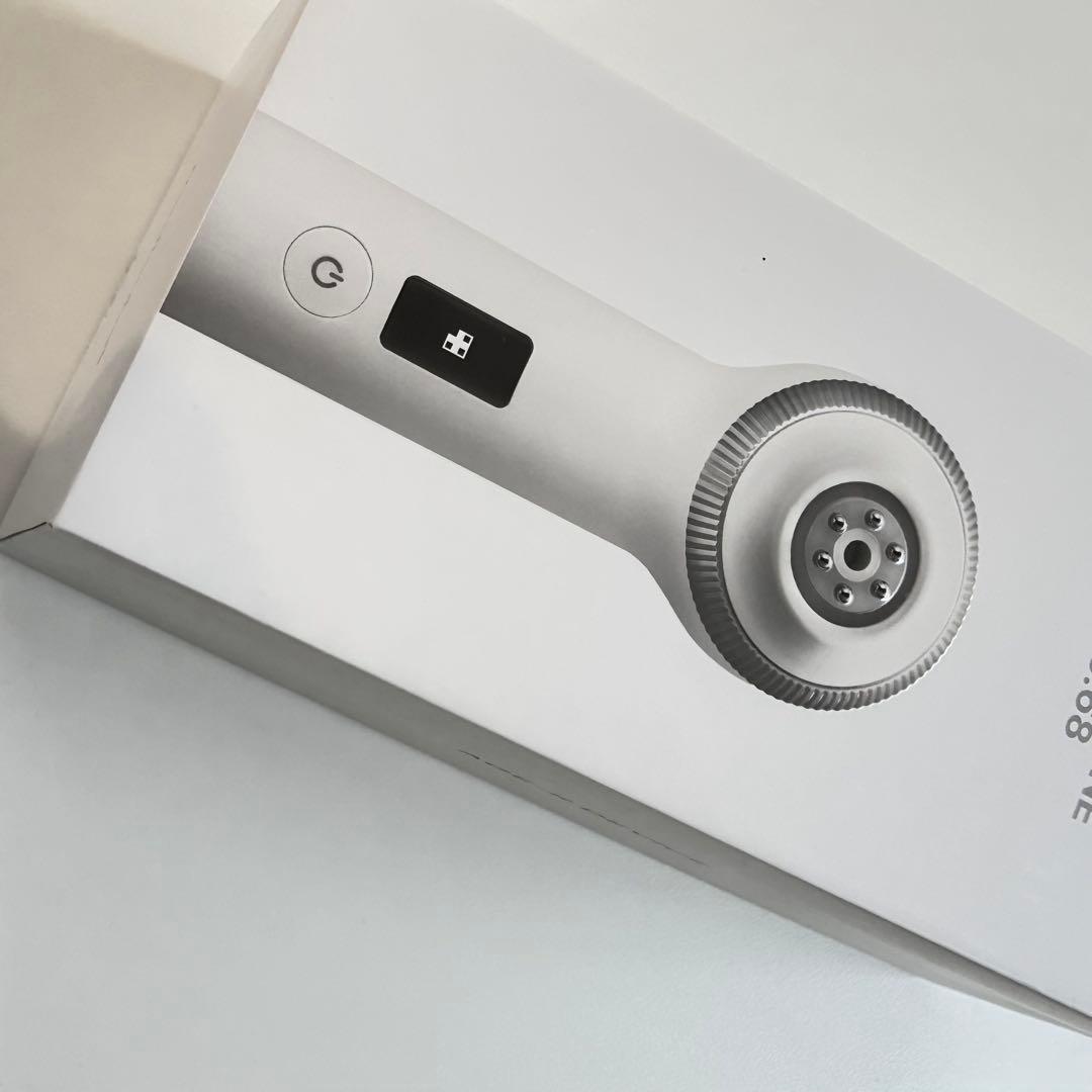 箱付き medicube ULTRA TUNE 0.68 美顔器 AGE-R