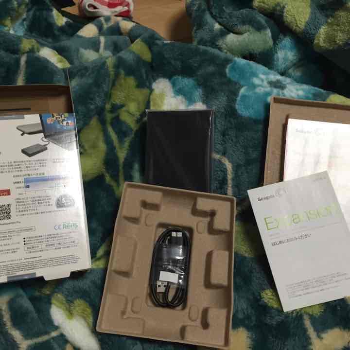 ハードディスクドライブ