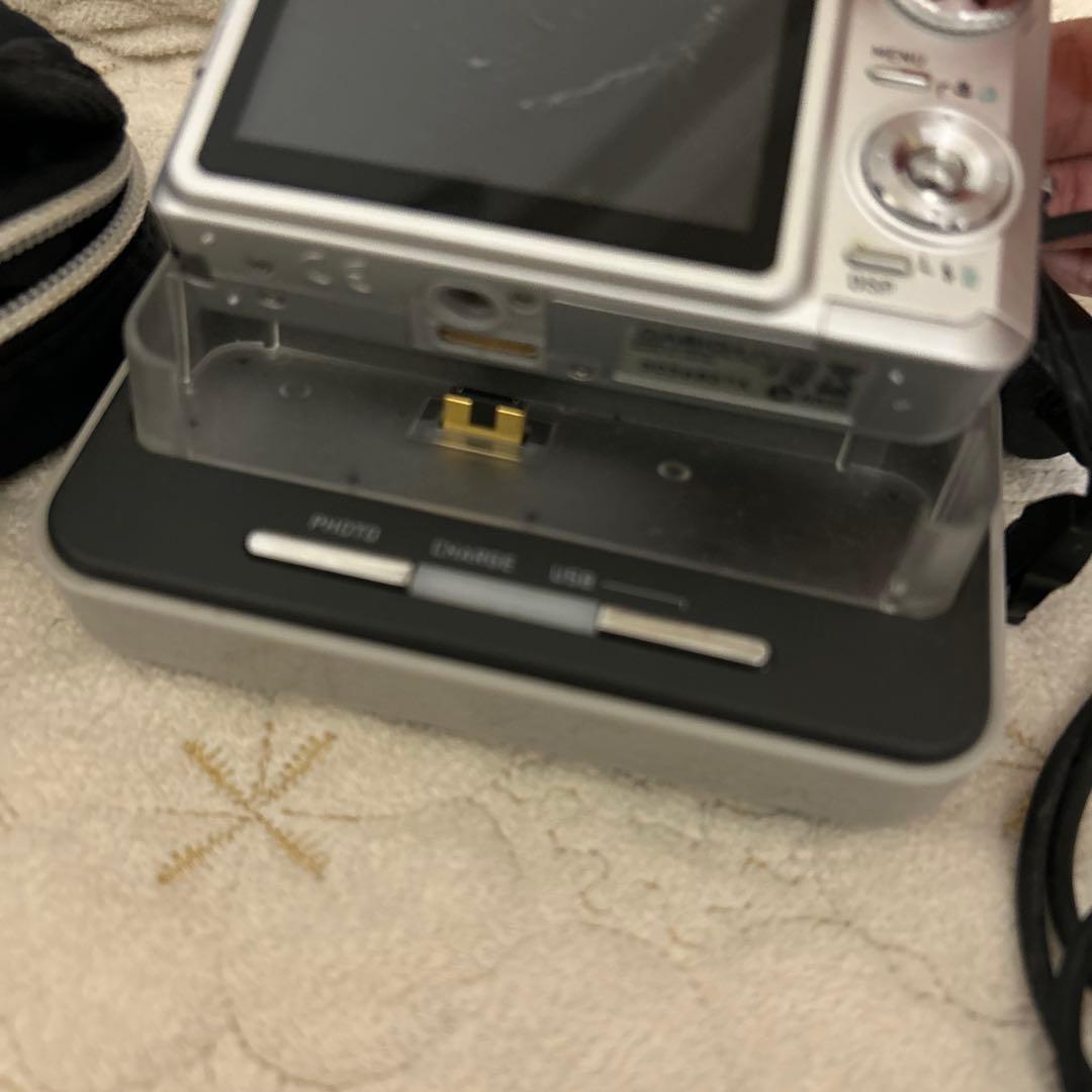 CASIO デジカメ　カメラ