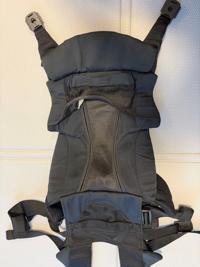 ブラックメッシュ抱っこ紐