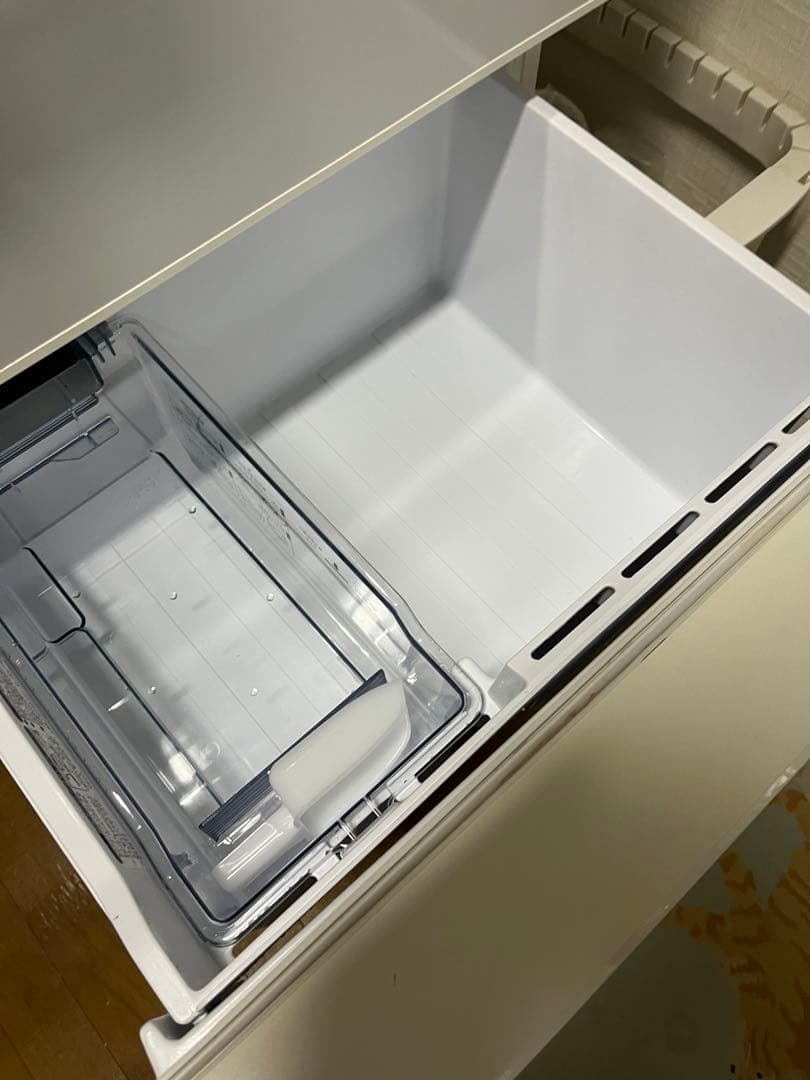 AQUAアクア　3ドア冷蔵庫 ホワイト