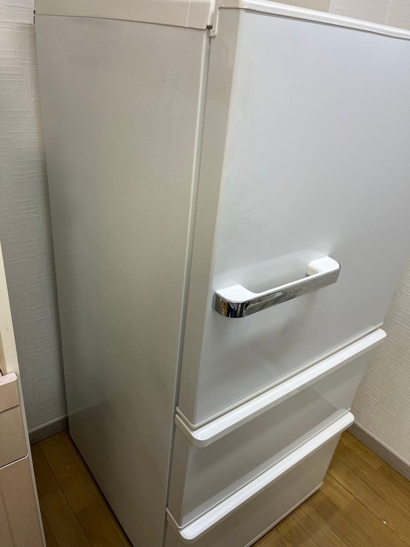 AQUAアクア　3ドア冷蔵庫 ホワイト