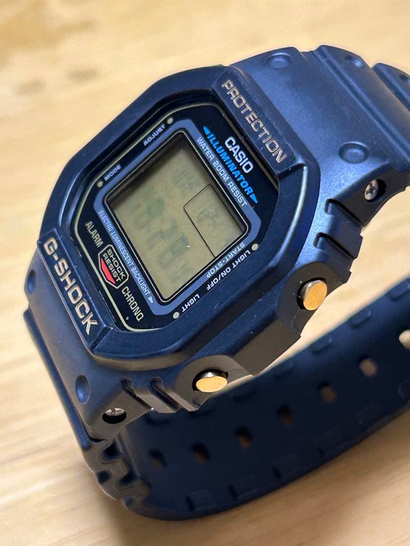 casio G-SHOCK ジーショックDW-5600E 良好　美品　ゴールド