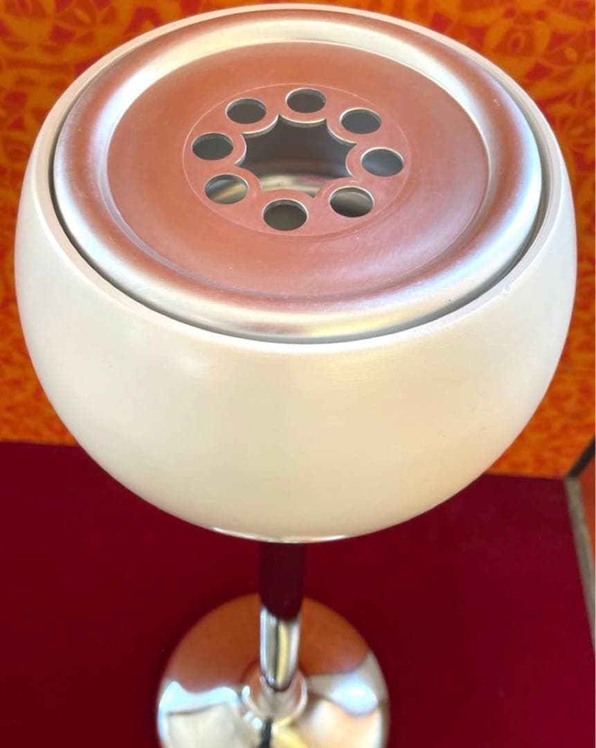 昭和レトロ未使用金属製 置き型灰皿 穴あきデザイン